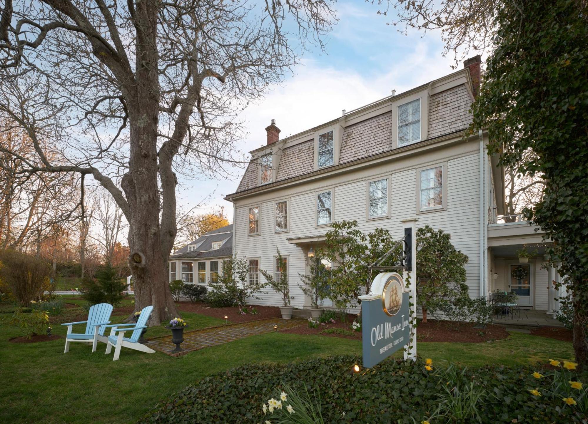 Old Manse Inn Brewster Exterior photo