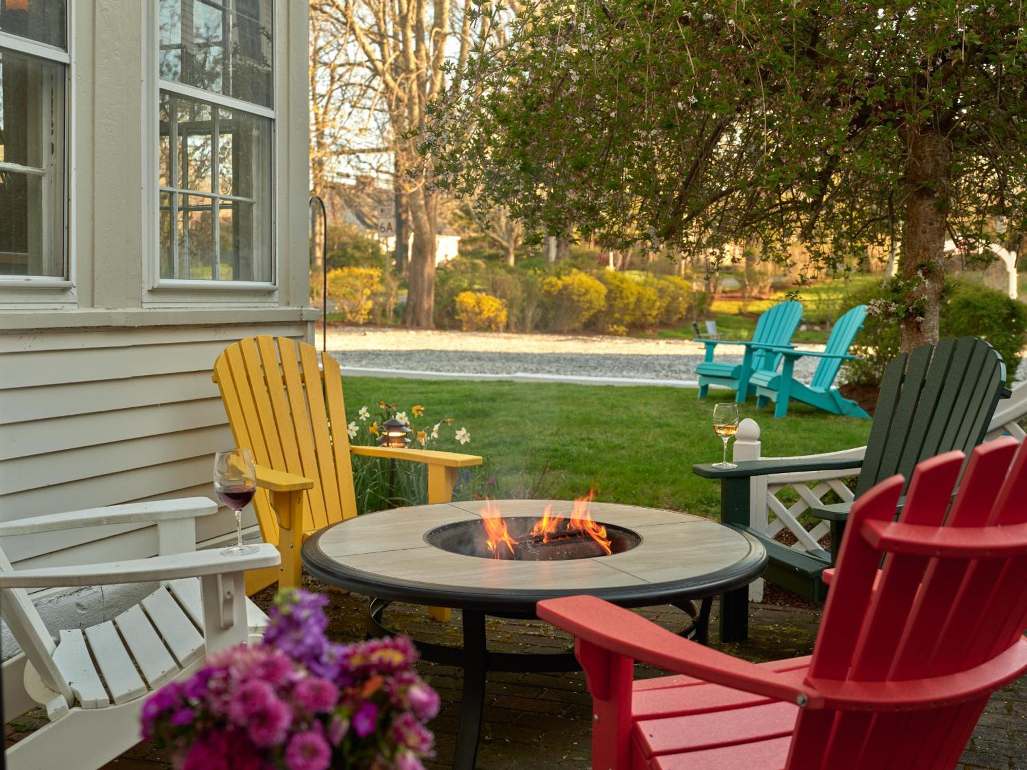 Old Manse Inn Brewster Exterior photo